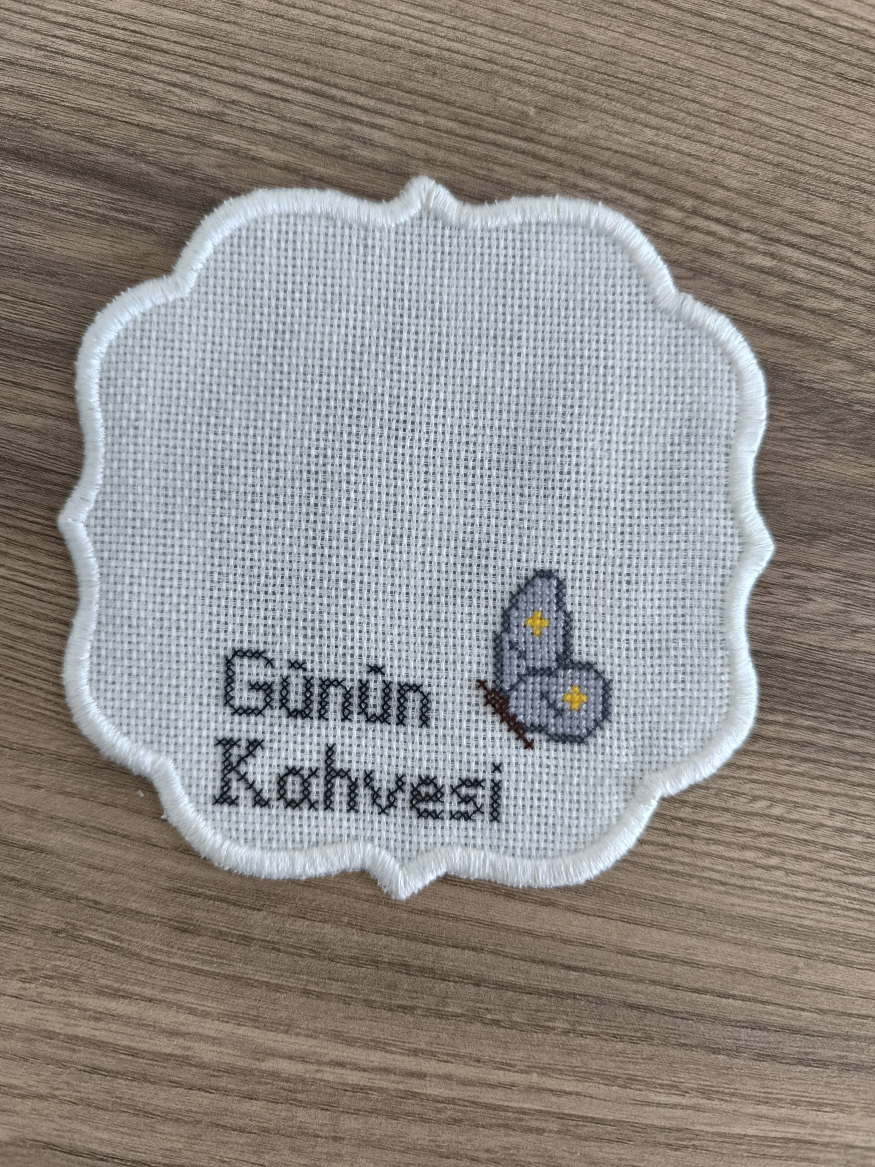 Kanaviçe Kahve Sunum Peçetesi - "Günün Kahvesi" Yazılı