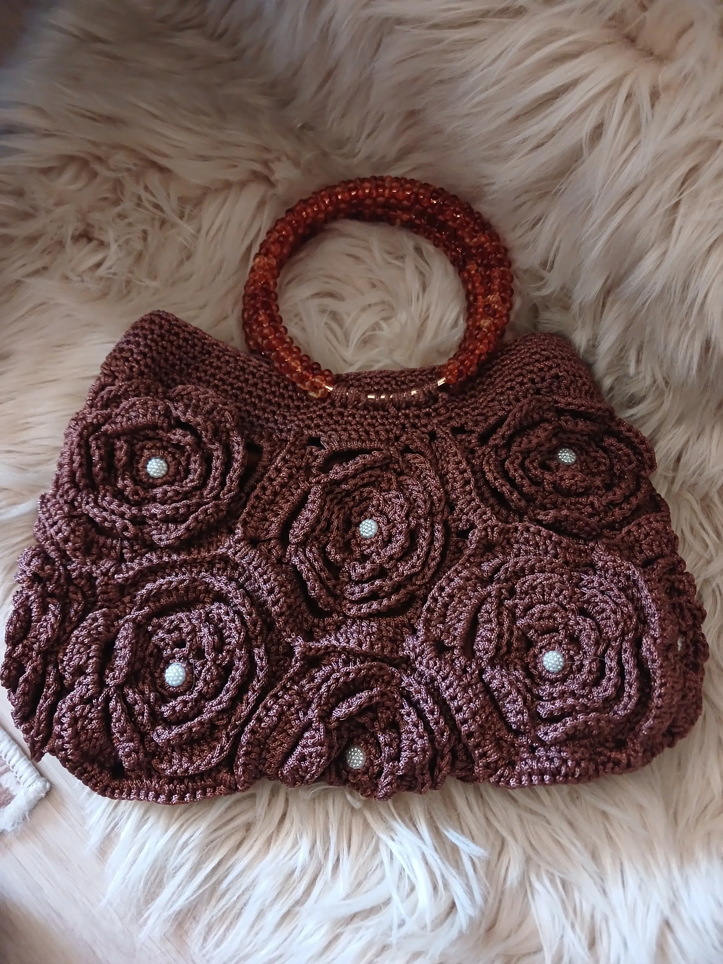 Kahverengi El Örgüsü Çanta - Boncuklu Saplı ve Çiçek Detaylı