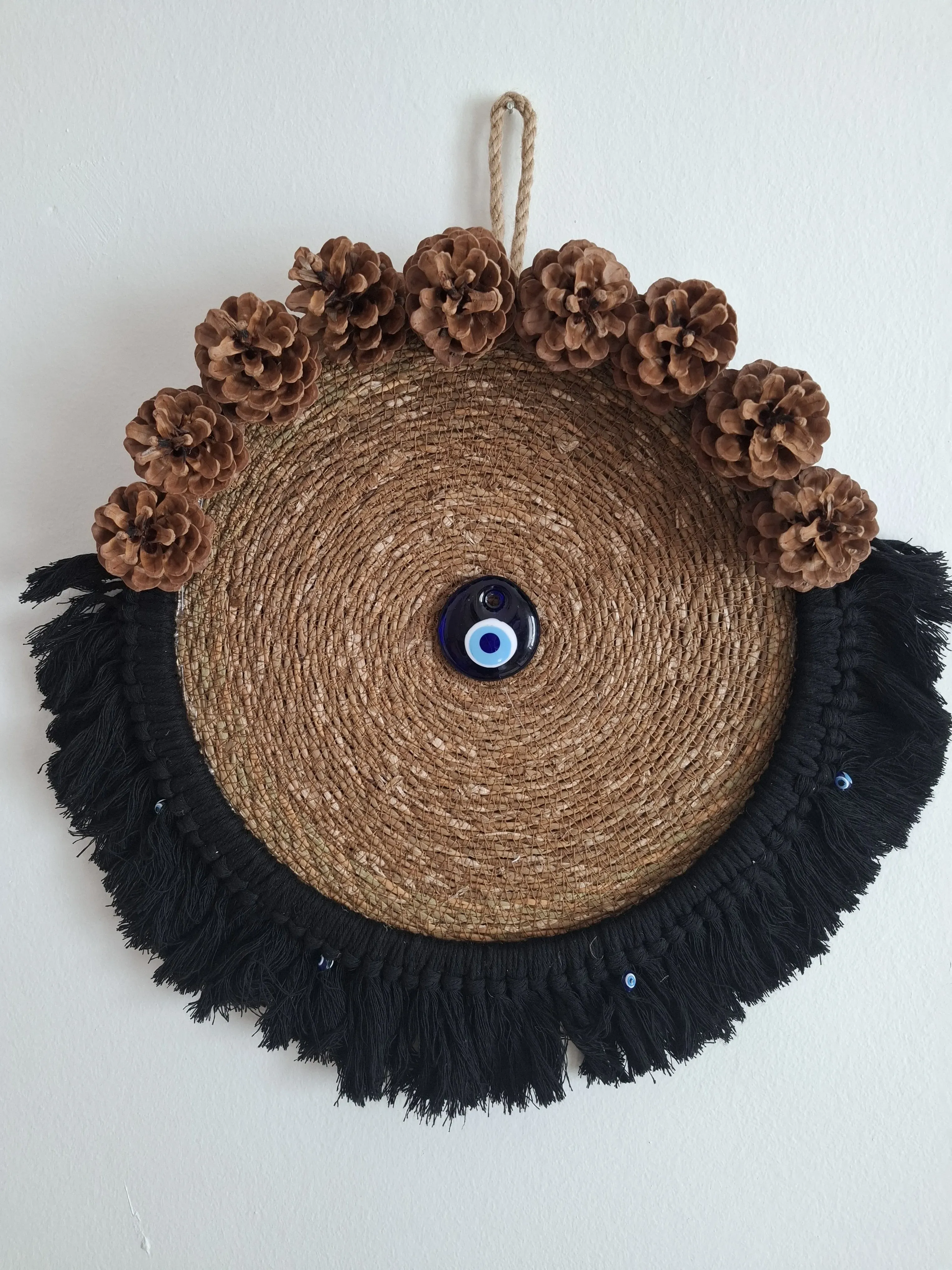 Hasır Duvar Süsü - Nazar Boncuklu, Kozalaklı ve Makrome Detaylı