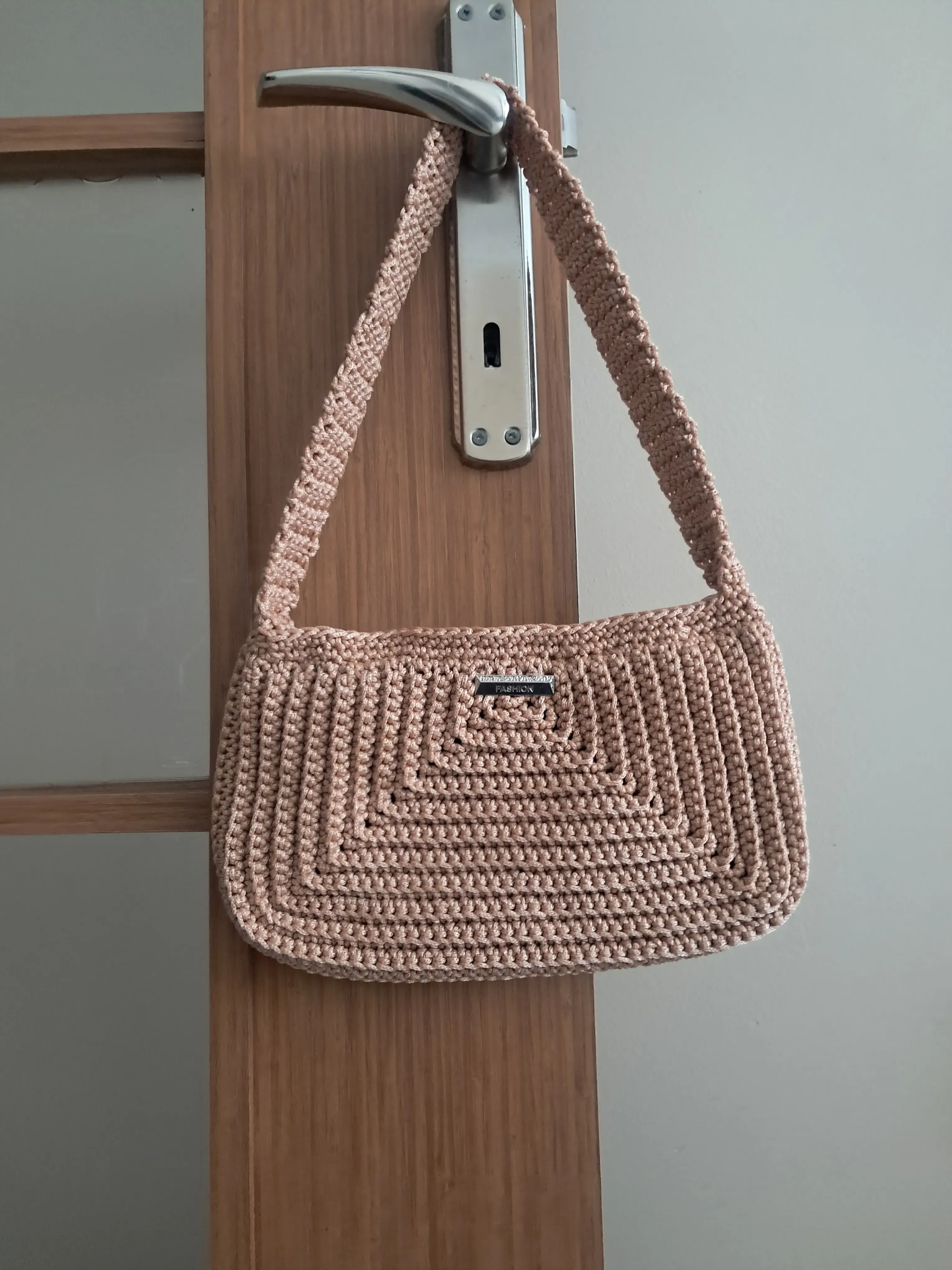 Somon Rengi Örgü Kadın Omuz Çantası - Günlük Kullanıma Uygun