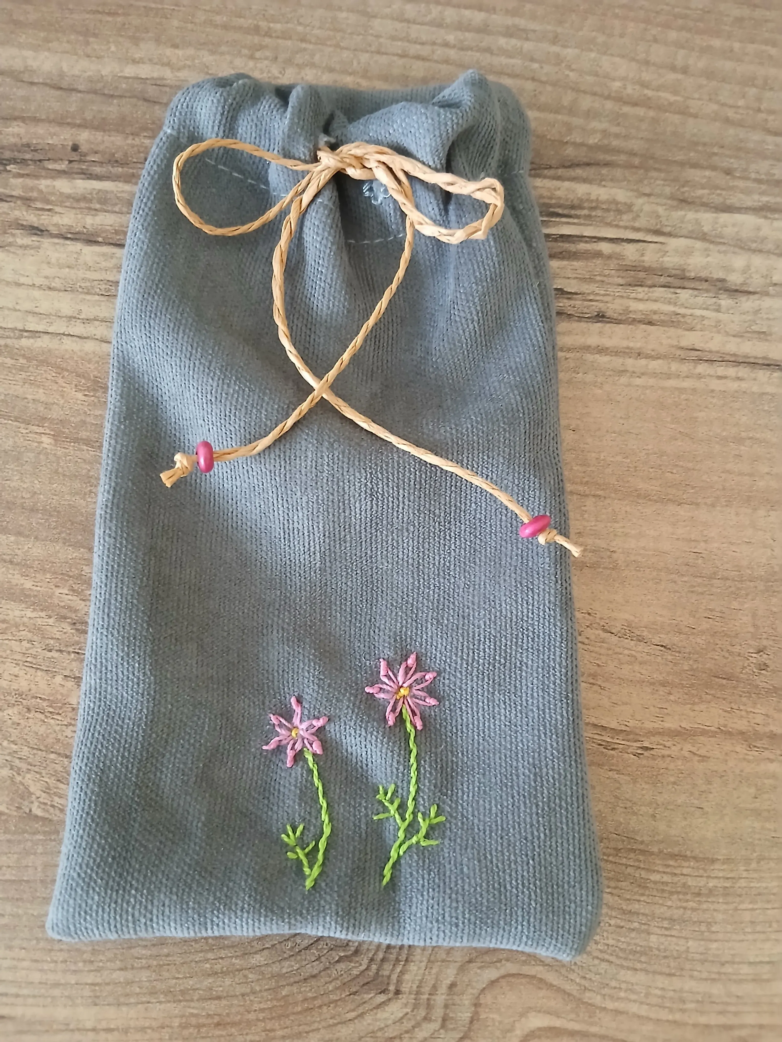 El Nakışı Çiçek Desenli Kumaş Gözlük Kılıfı