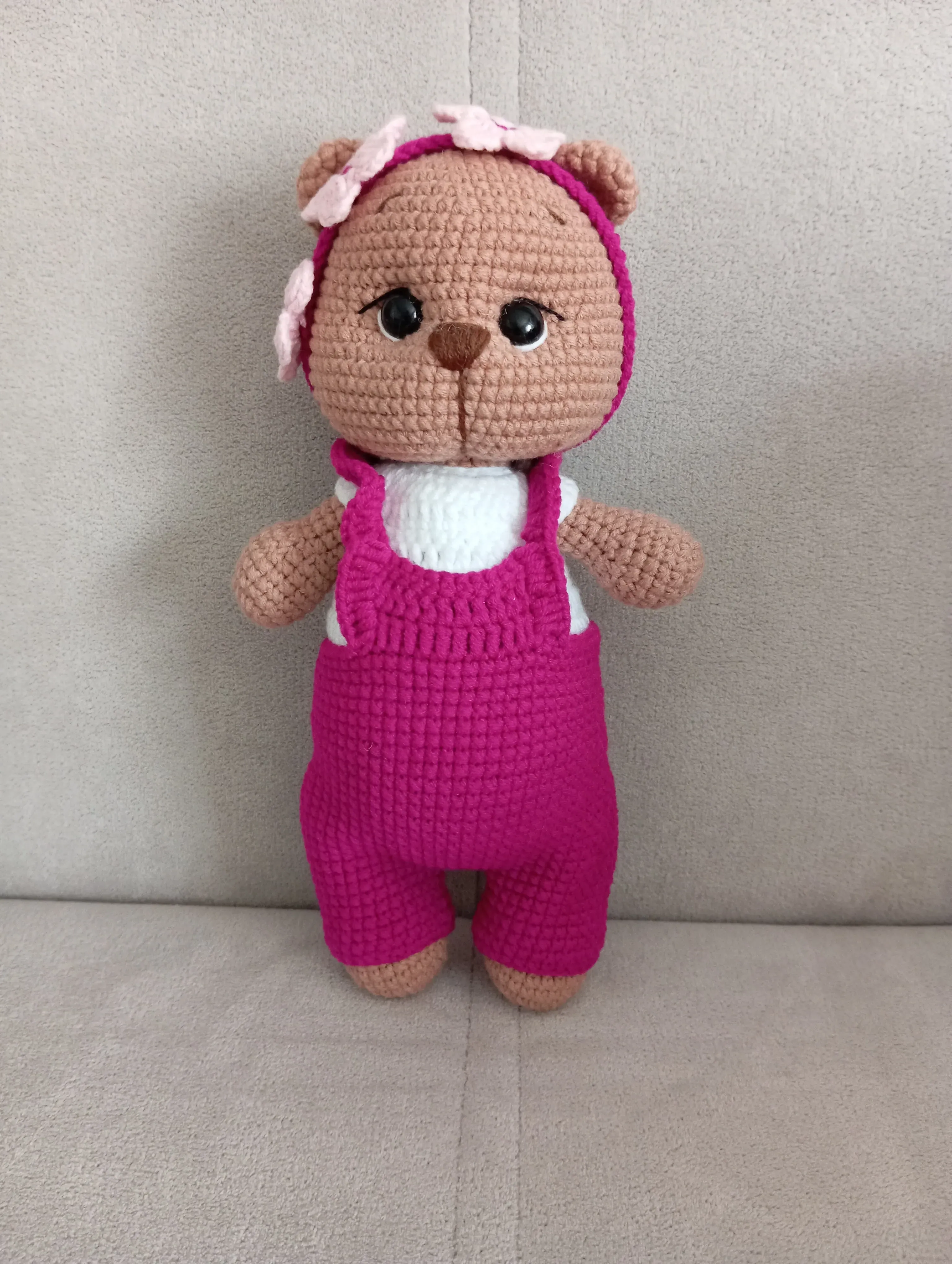 Amigurumi Pembe Tulumlu Kedi - %100 Pamuk El Örgüsü Oyuncak