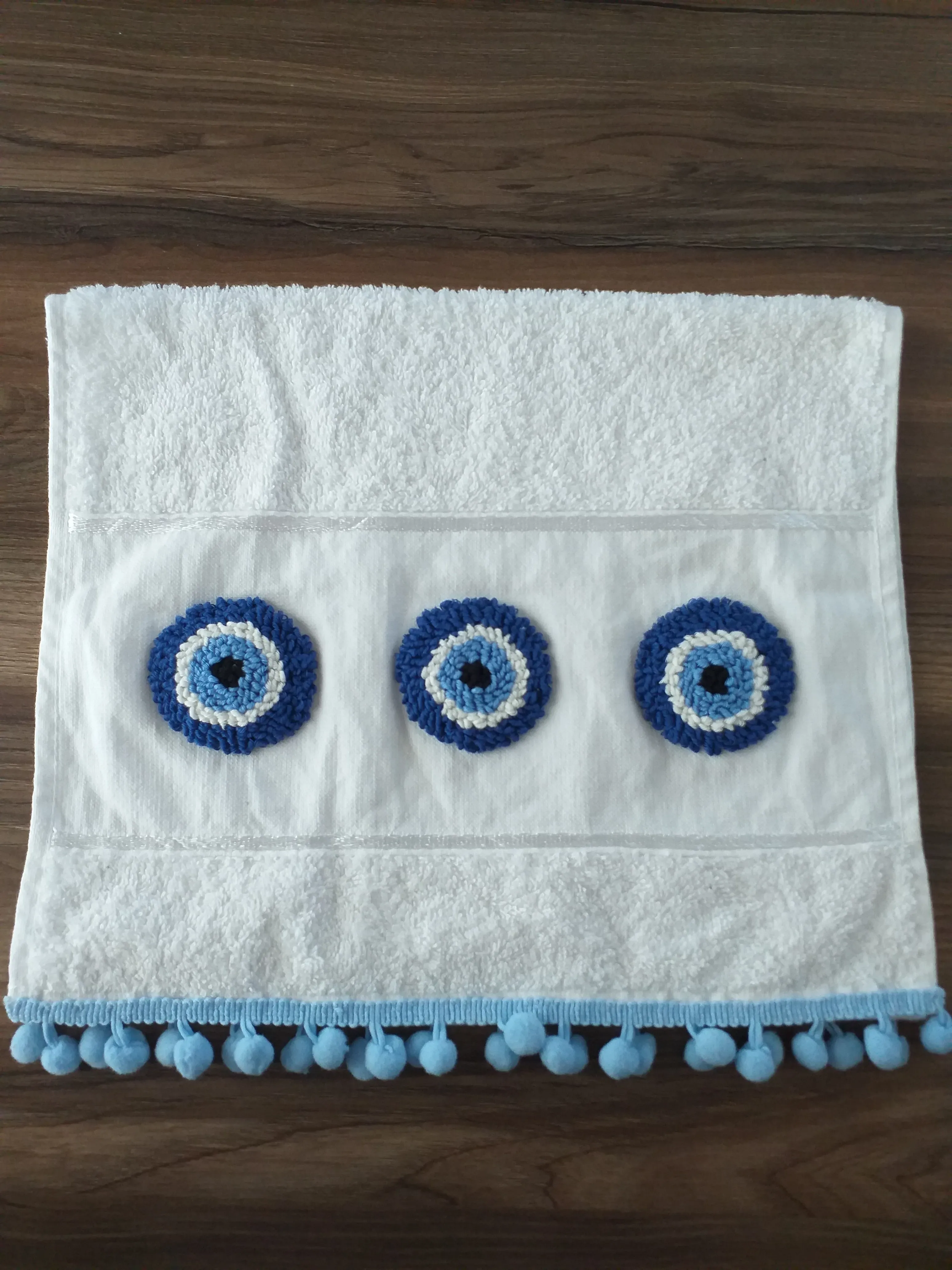 Beyaz Pamuklu Punch Nakışlı Mutfak Havlusu - Nazar Boncuklu