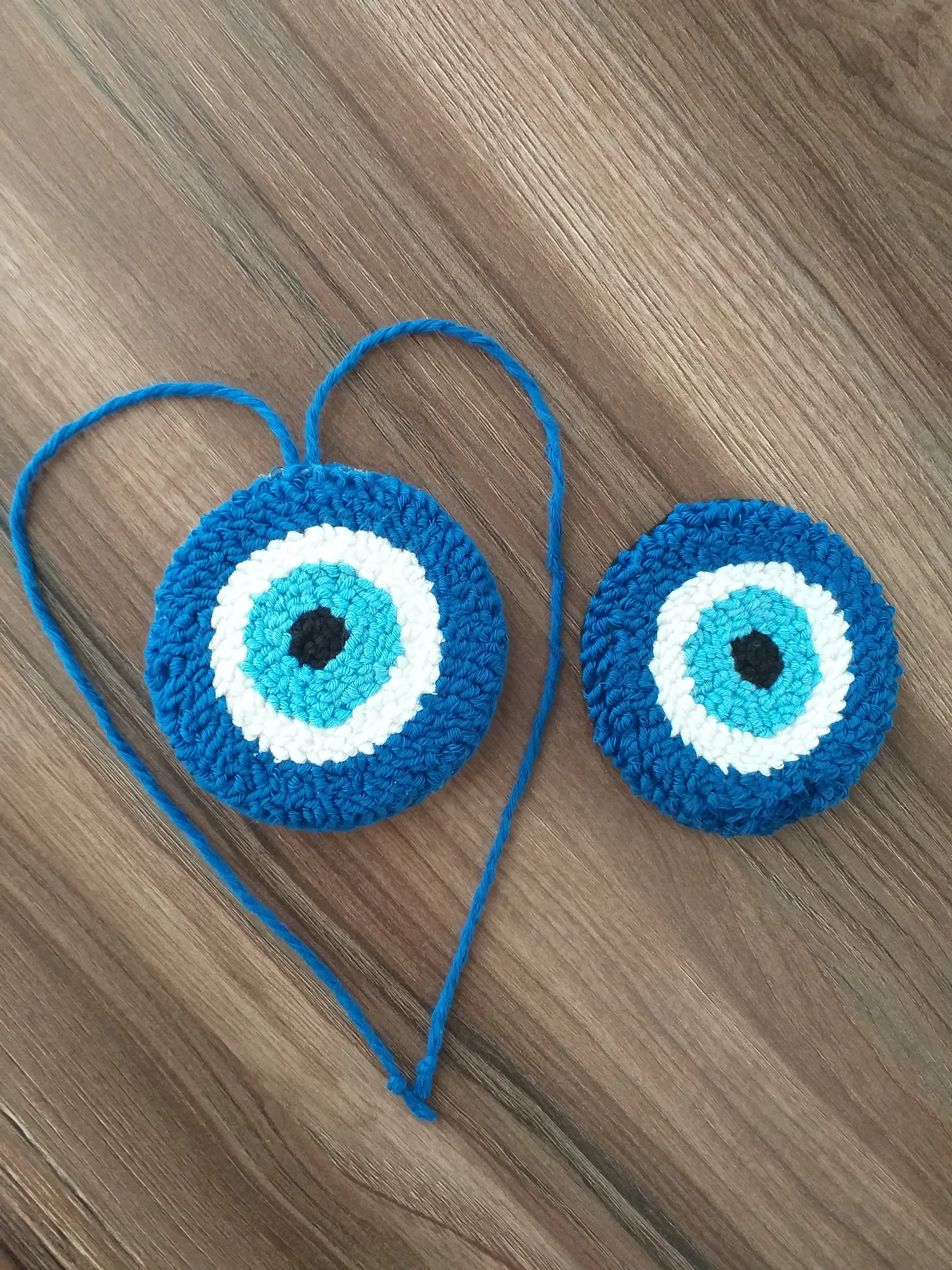 Mavi Nazar Boncuğu El Emeği Oto Aksesuar ve Bardak Altlığı Seti