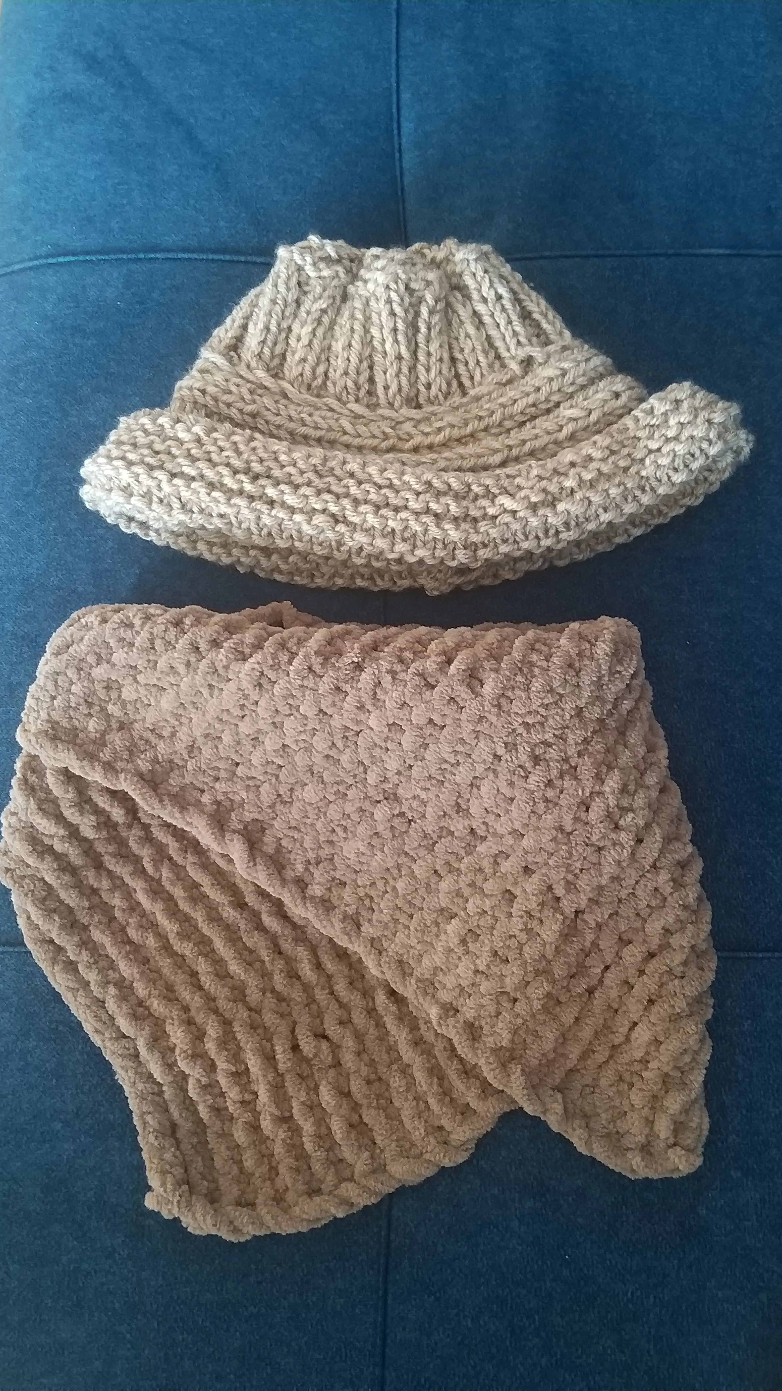 Açık Kahve Örgü Şapka ve Boyunluk Takımı - El Emeği