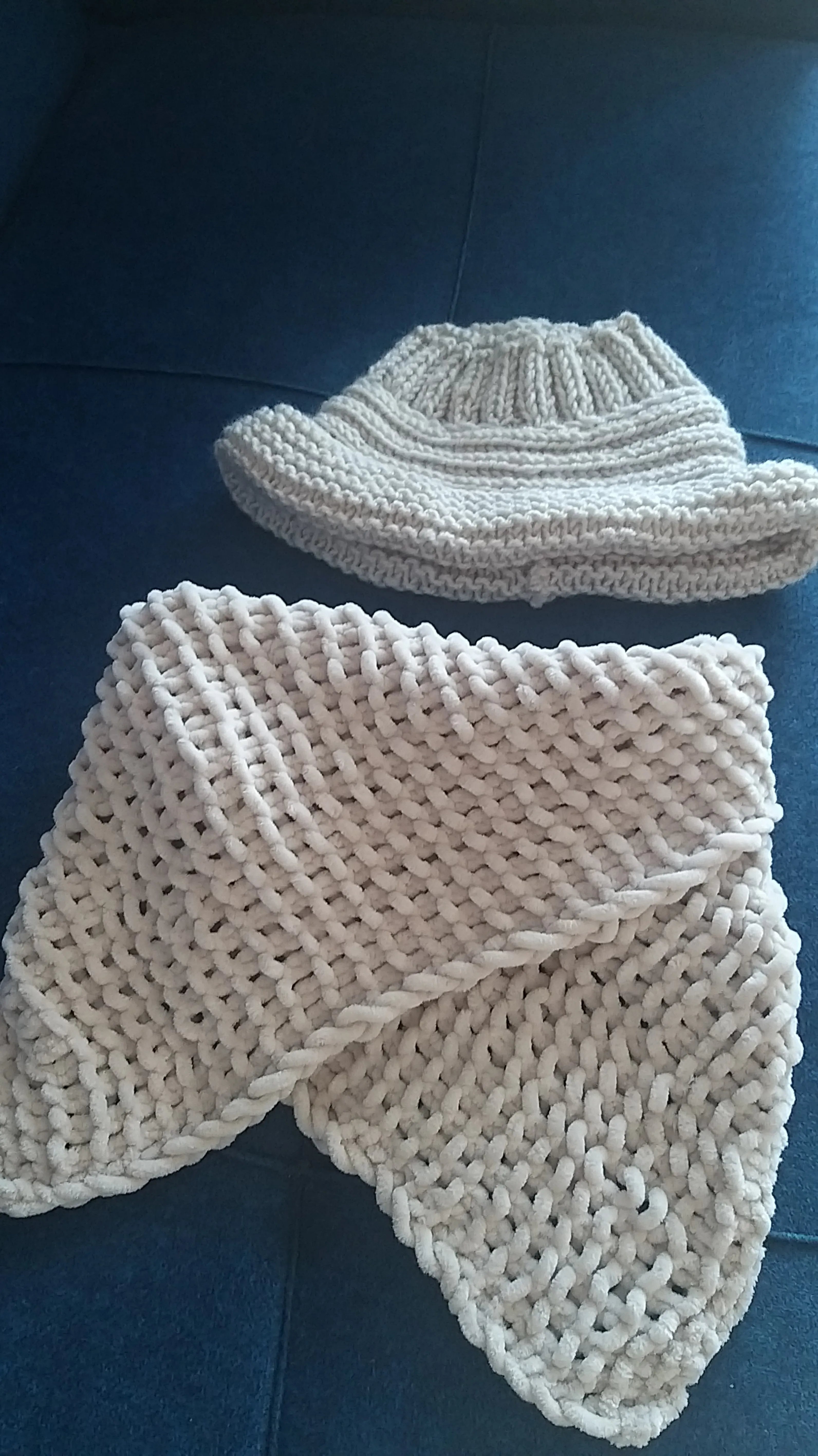 Krem Rengi Örgü Bere ve Boyunluk Takımı - Yumuşak Dokulu