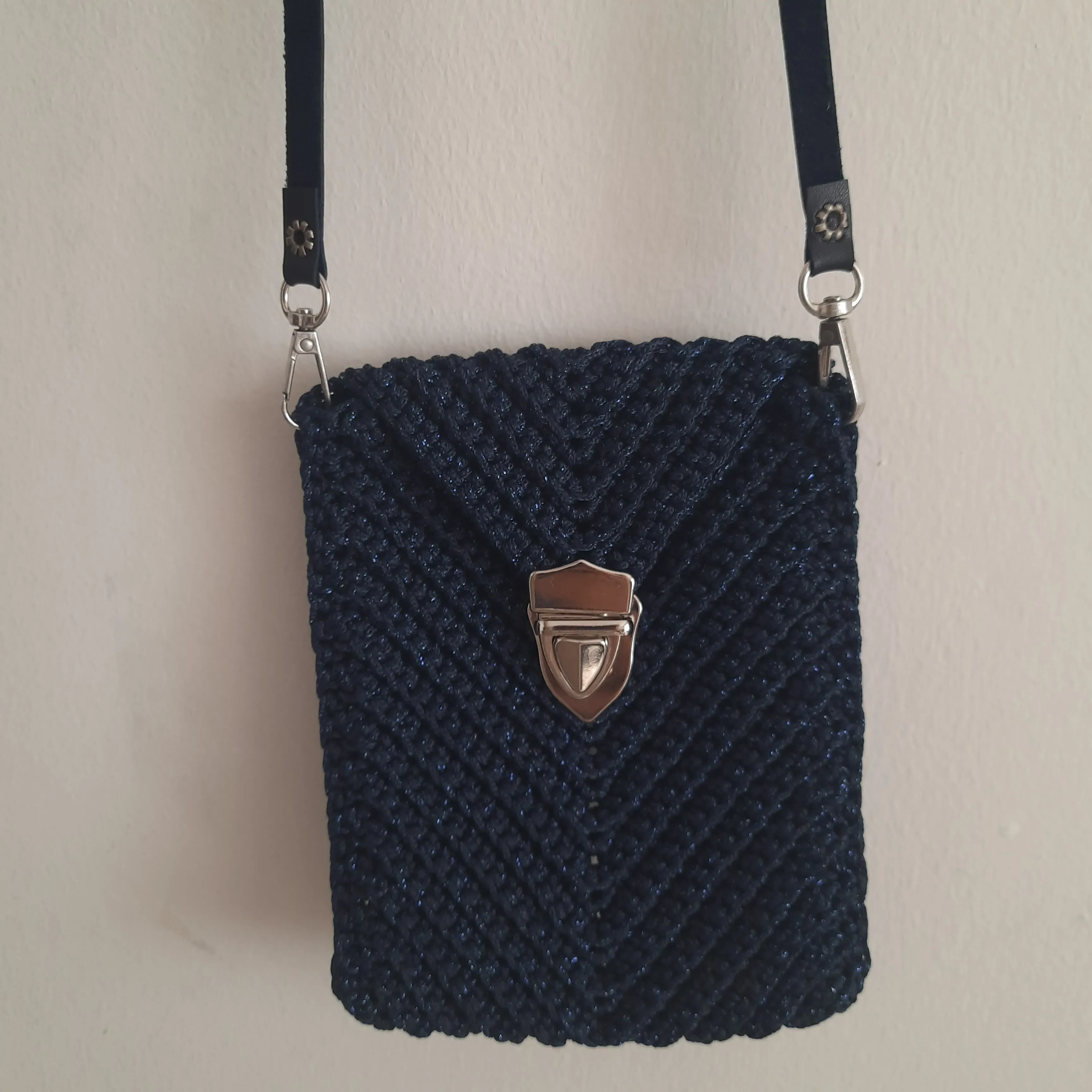 Lacivert Simli Makrome Örgü Telefon Çantası - El Yapımı