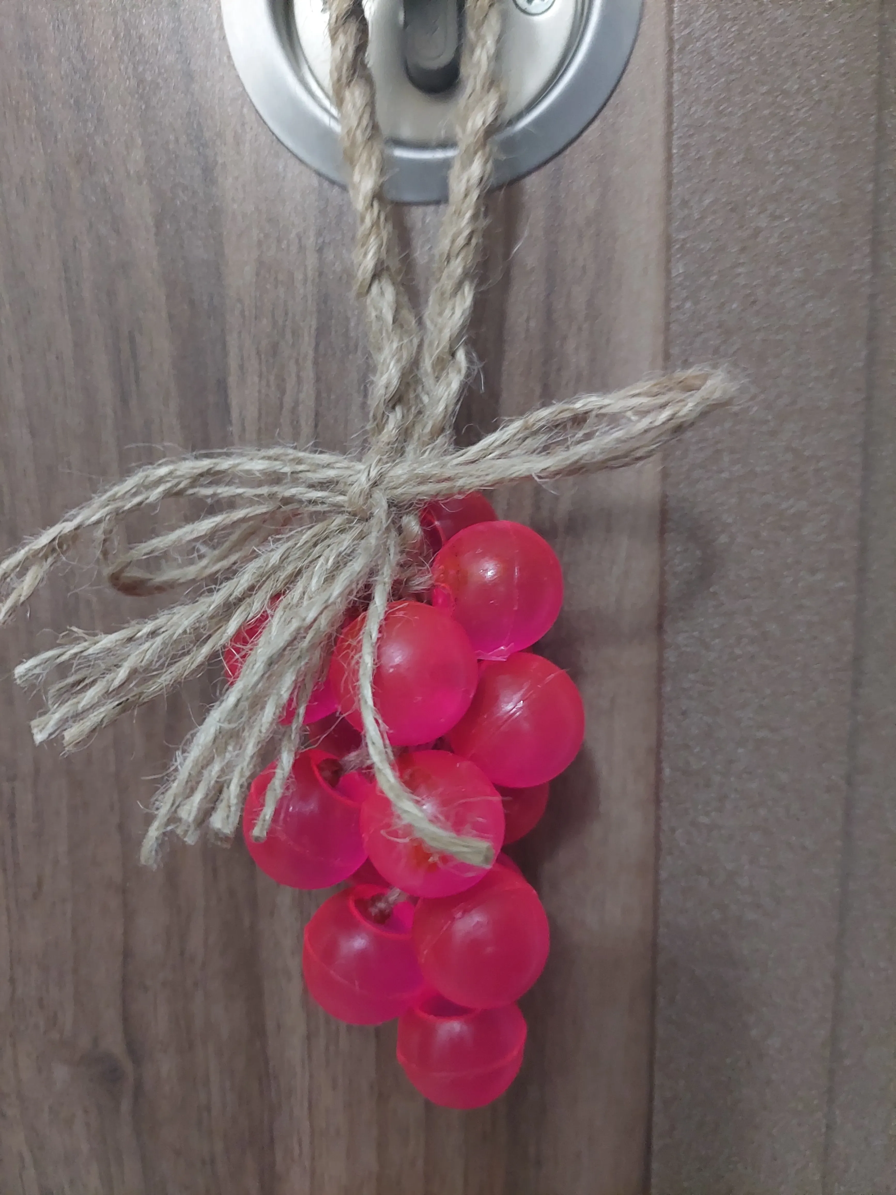 El Yapımı Pembe Üzüm Sabun Salkımı: Lavanta Kokulu Dekoratif Musluk Süsü