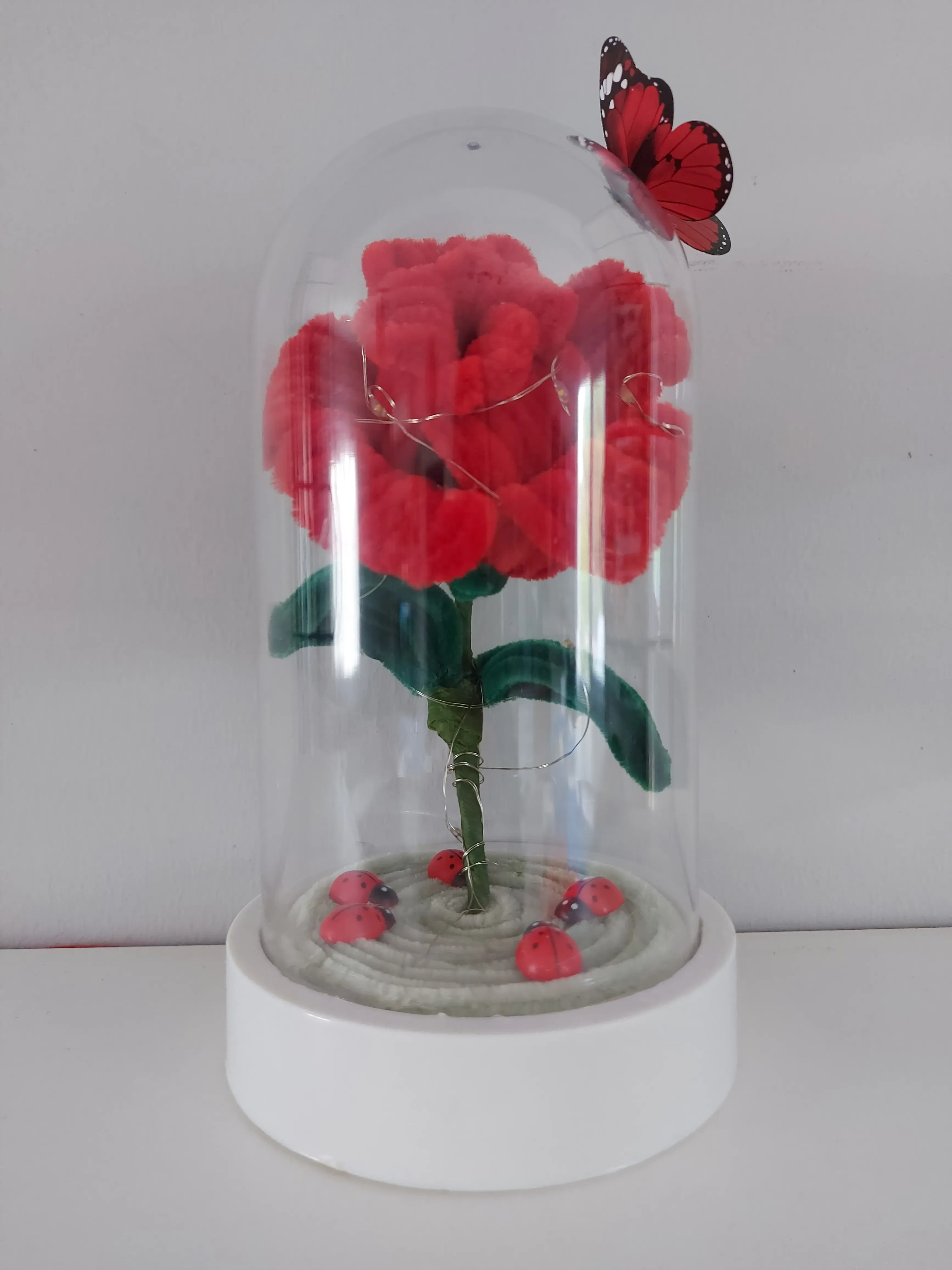 Kırmızı Solmayan Gül Tasarımlı Işıklı Fanus - Özel Hediye