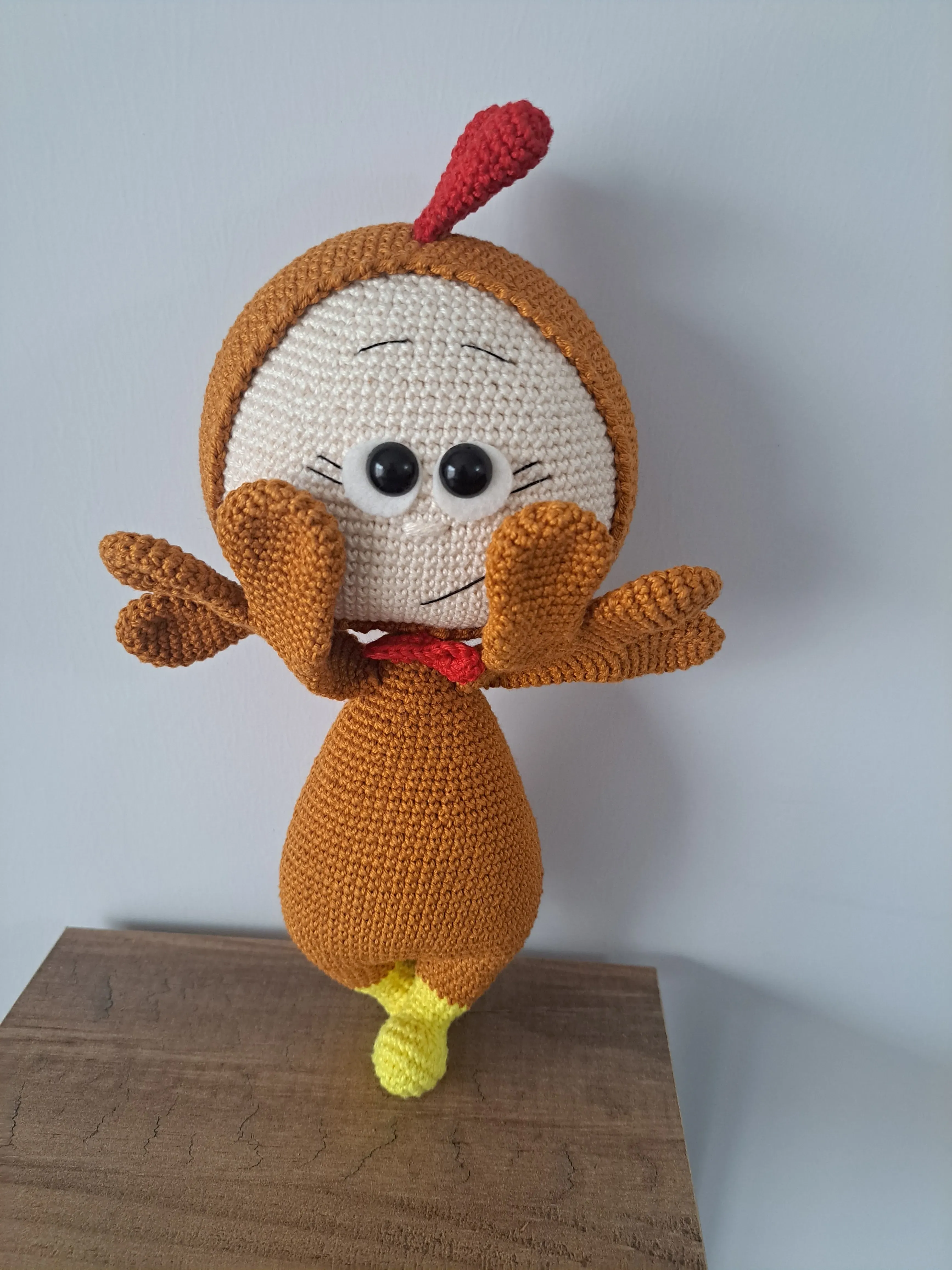 Amigurumi Örgü Tavuk Boni Oyuncak - 25 cm Boyunda, El Emeği