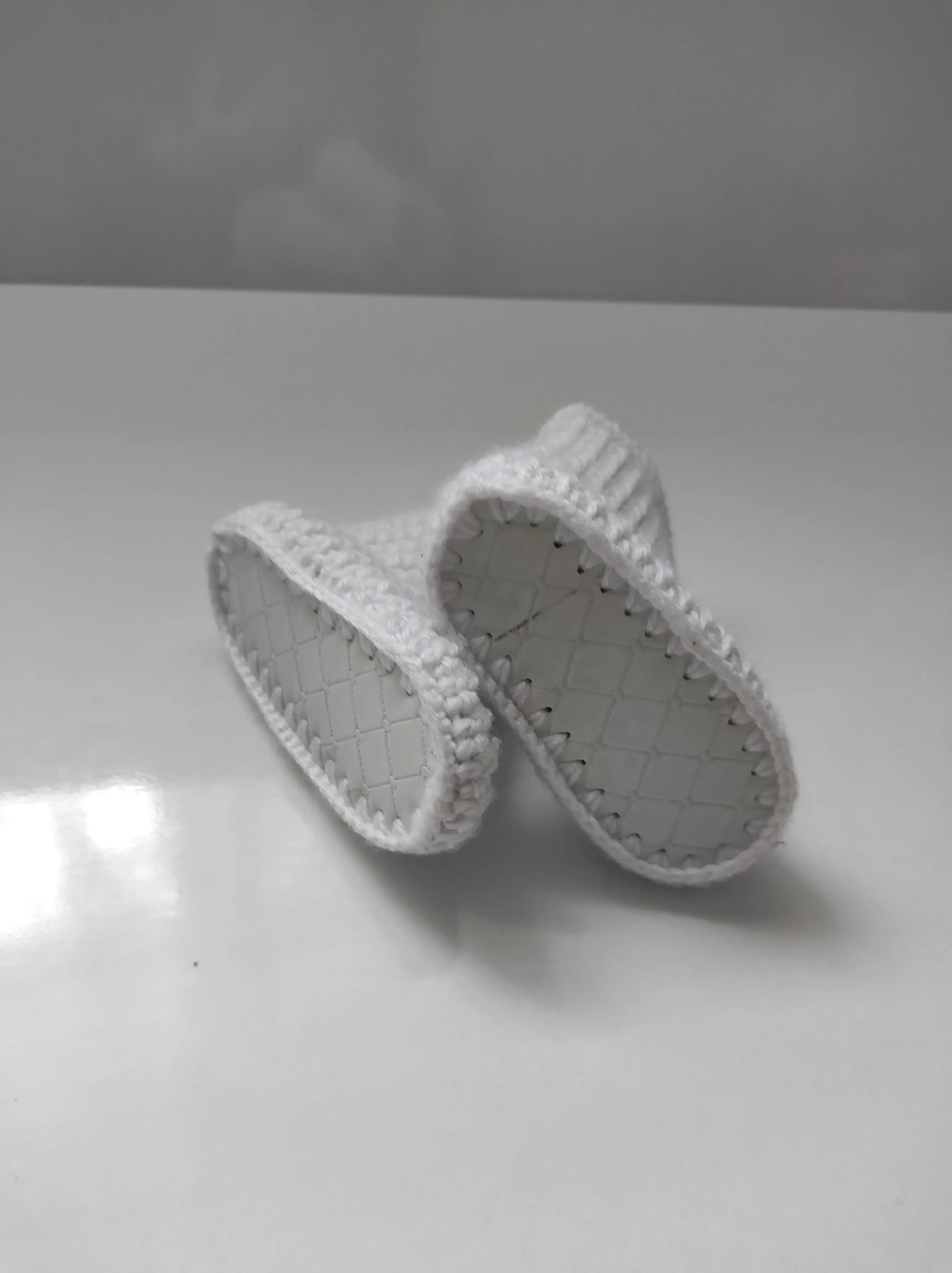 Beyaz Örgü Bebek Patiği - Sıcak Tutan Yumuşak Bebek Botu - El Örgüsü