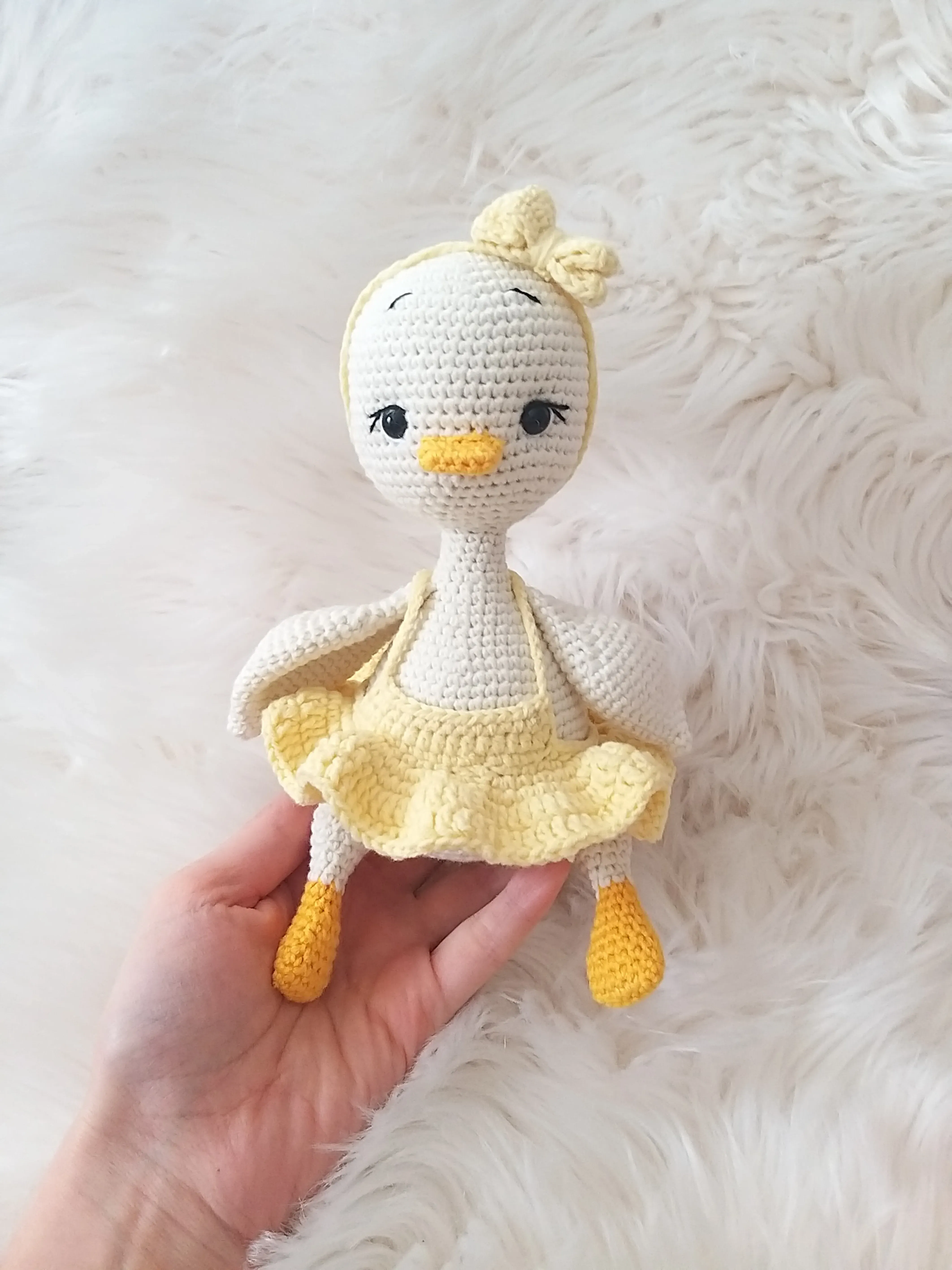 Sarı Elbiseli Amigurumi Ördek Bebek Oyuncak - El Emeği