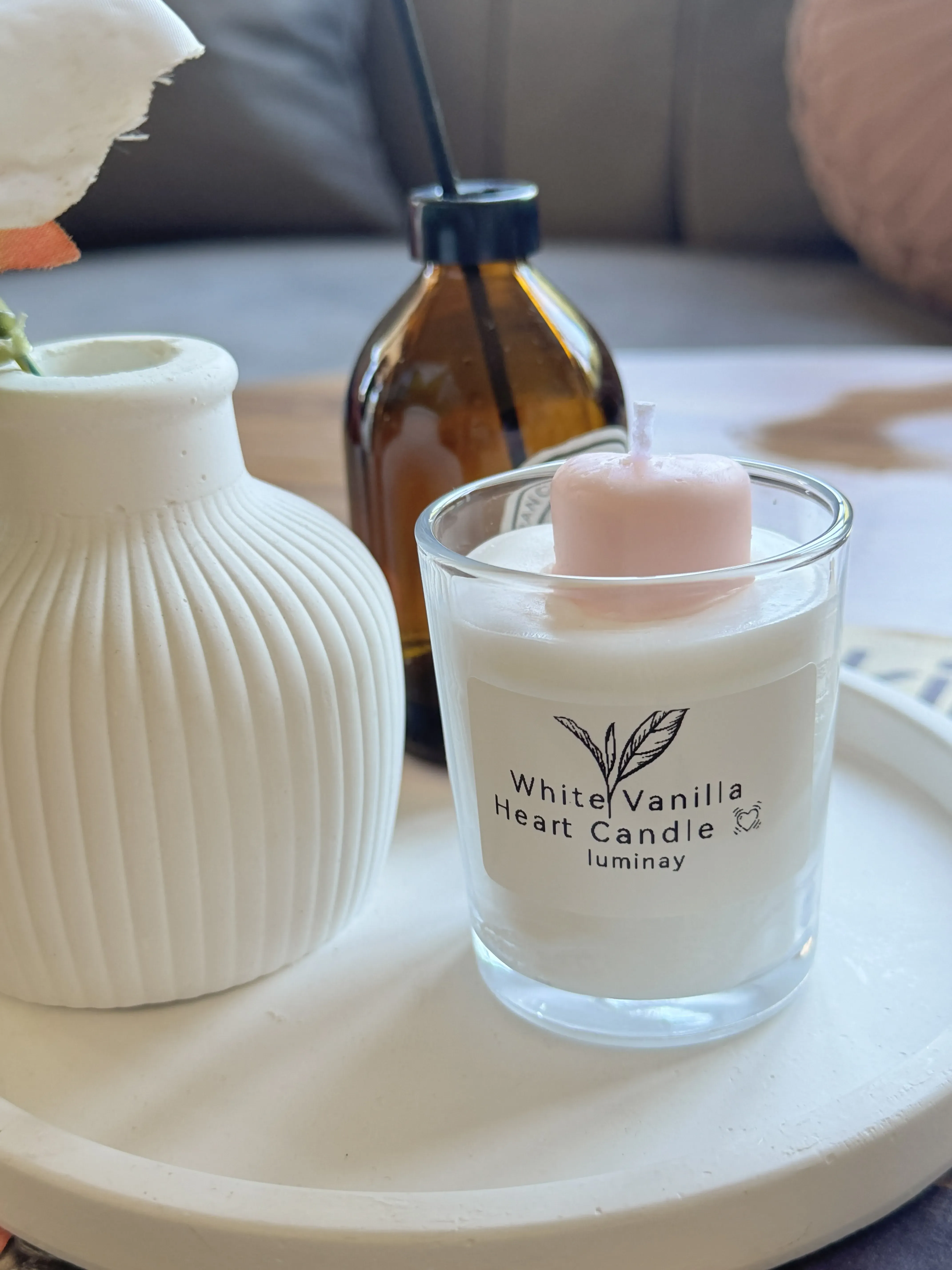 Pembe Kalp Detaylı Vanilyalı Mum - Cam Hazneli Aromaterapi Mum