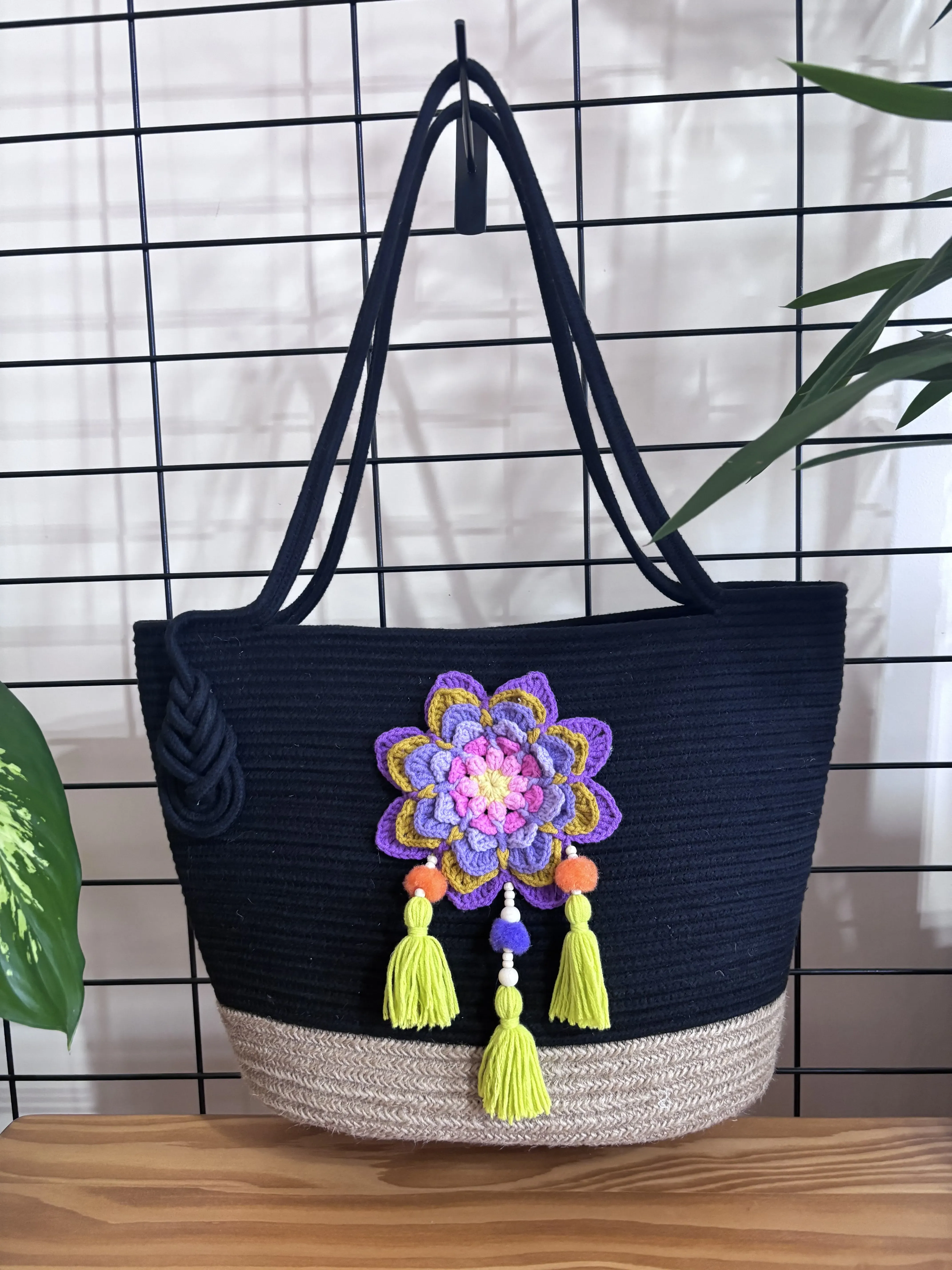Siyah Tres Kordon İp Çanta - El Yapımı Çiçek Detaylı Plaj Çantası