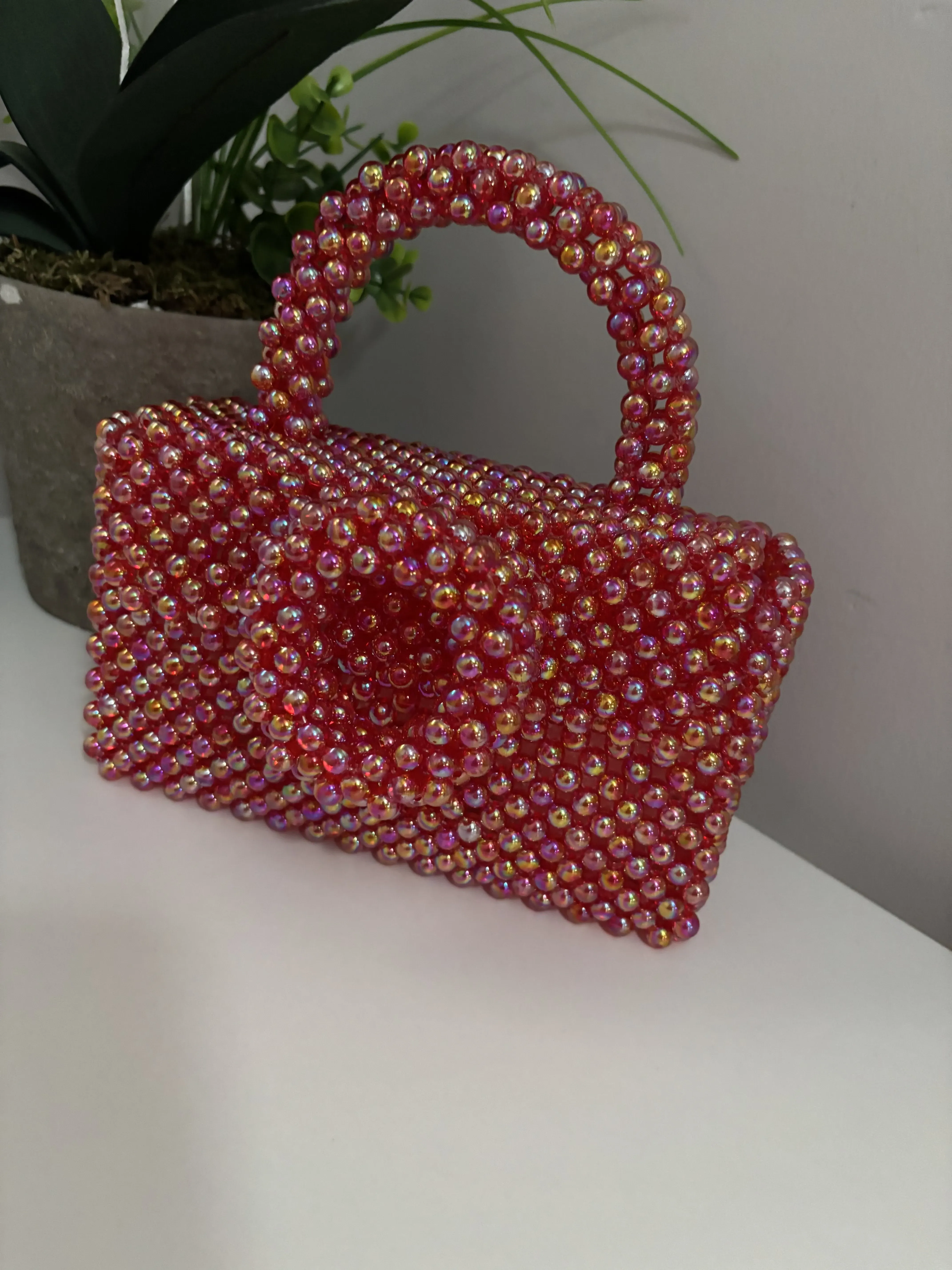 Kırmızı Kristal Boncuklu Çanta - Kendinden Saplı ve Geniş İç Hacimli