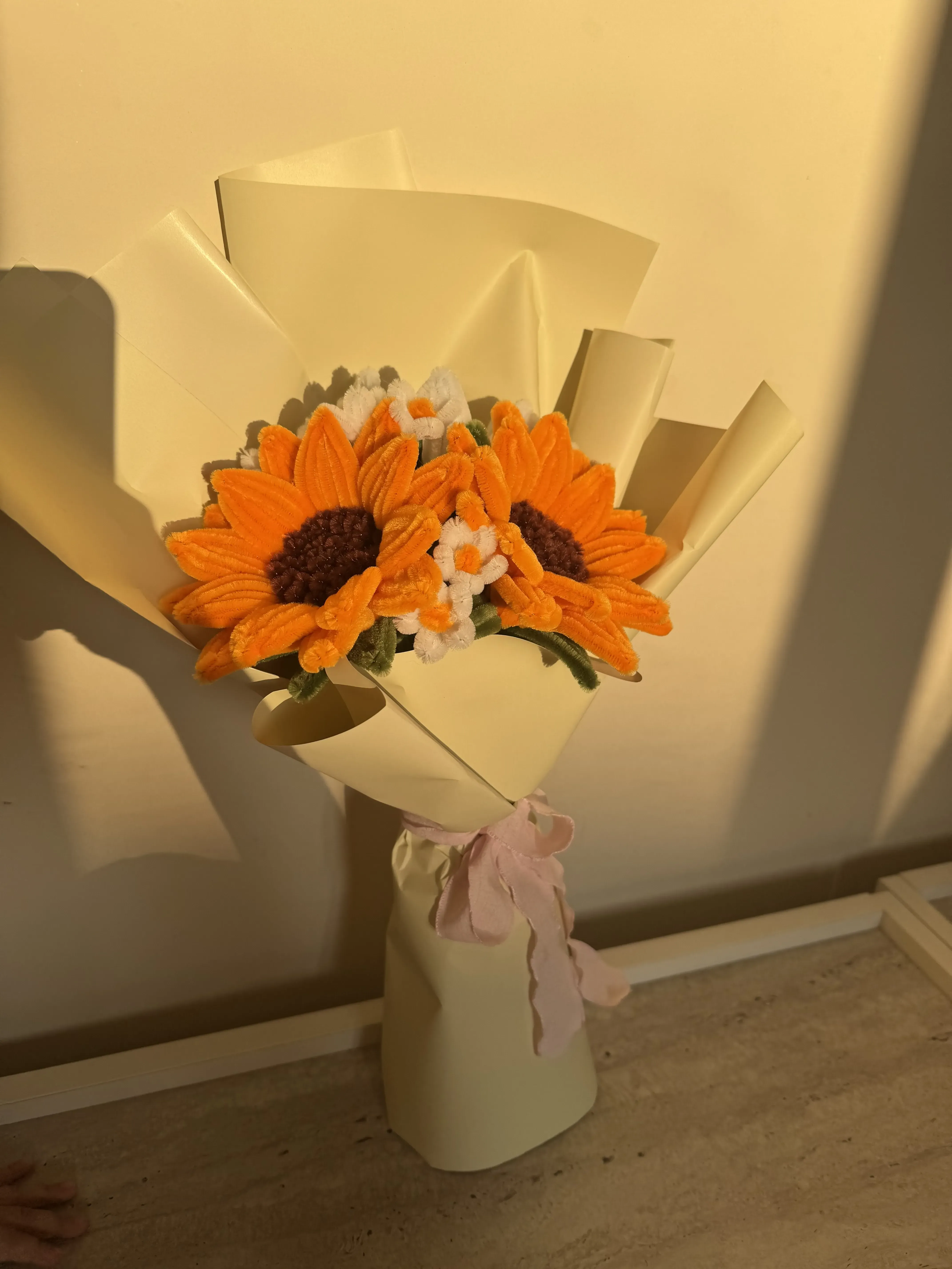 Şönil Ayçiçeği ve Papatya Buketi - Dekoratif Hediye Çiçek