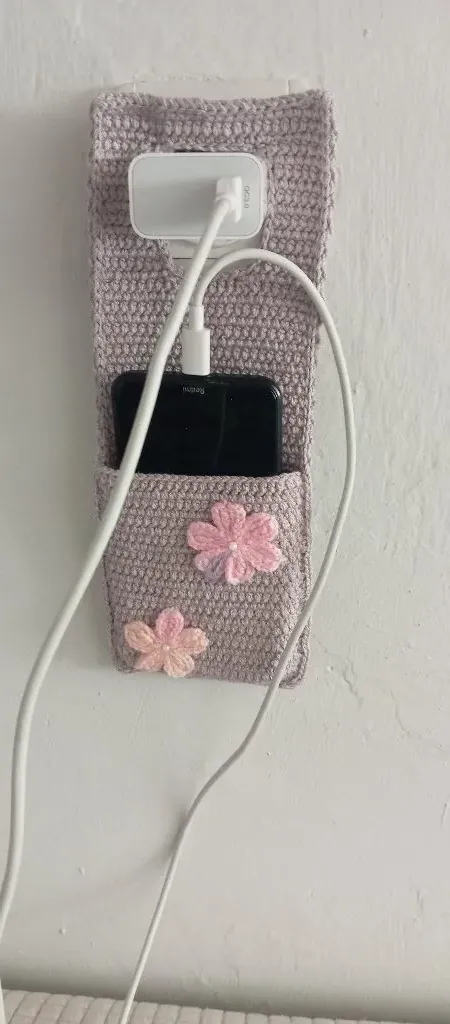 Lila Renkli Örgü Telefon Şarj Kılıfı ve Organizer - El Emeği