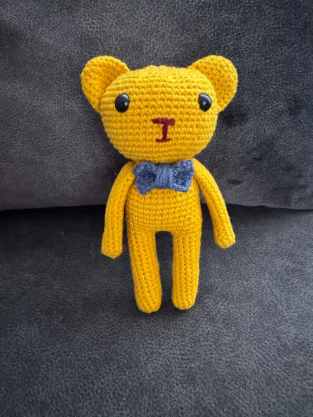 Bear Gogo Amigurumi Sarı Ayıcık – 17 cm El Yapımı Sevimli Oyuncak