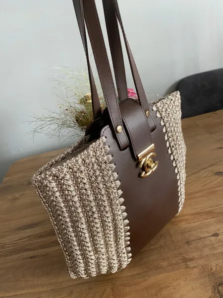 Knitted Bag U-shaped Bag with Leather Strap Detail