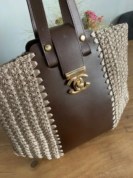 Knitted Bag U-shaped Bag with Leather Strap Detail