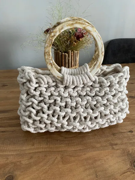 Handmade Straw Summer Bag, Beige Color, Round Metallic Handle Summer Handbag