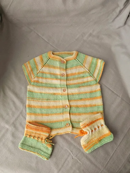 Sarı Yeşil Çizgili El Örgüsü Bebek Tulum Takımı