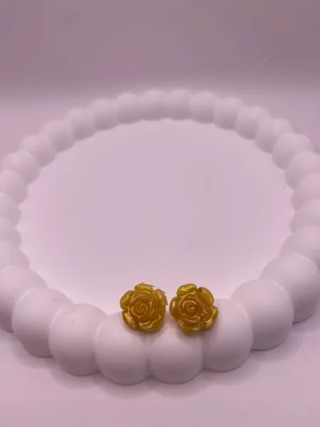 Baharın Müjdesi! Altın Sarısı Gül Figürlü Küpe