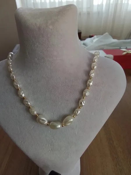Pearl necklace and earring set