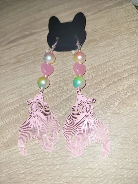 Pembe Balık Figürlü Fosforlu Boncuklu Küpe
