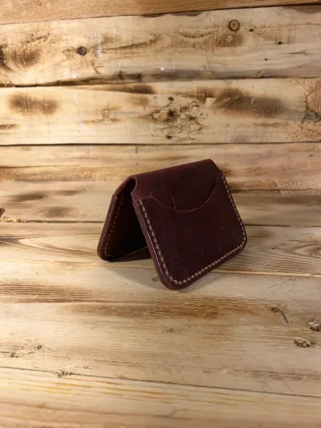 Bordo Kelebek Kartlık