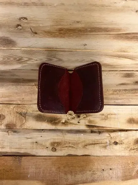 Bordo Kelebek Kartlık