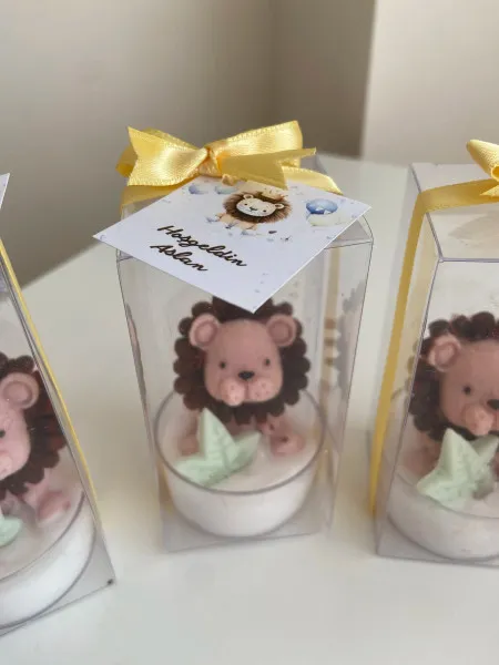Aslan Figürlü Dekoratif Hediyelik Mum (Şeffaf Kutulu)