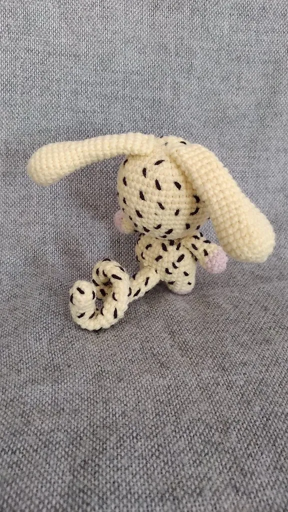 Sarı Renkli Örgü Köpek Anahtarlık - Uzun Kuyruklu, El Emeği