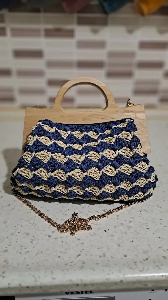 Ahşap Saplı Lacivert Krem Örgü Portföy Çanta - Zincir Askılı