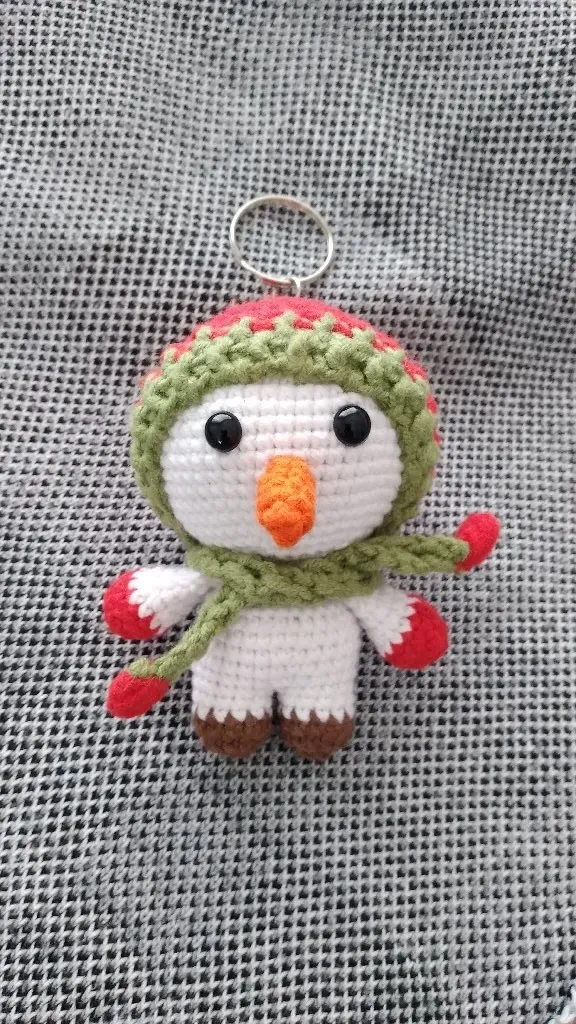 Sevimli Örgü Kardan Adam Anahtarlık - El Emeği Hediyelik