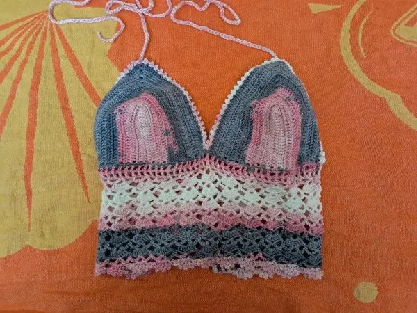 Pastel Rüya: Renkli Tığ İşi Büstiyer