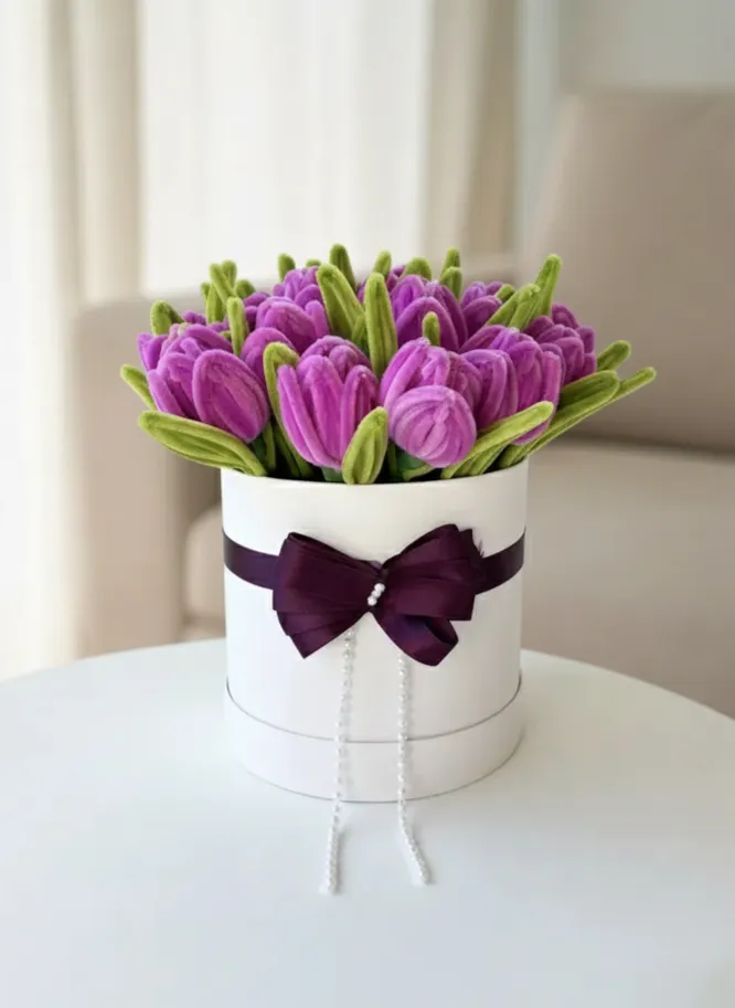 Mor Şönil Lale Buketi Beyaz Kutuda - Aşk Bahçesi El Emeği