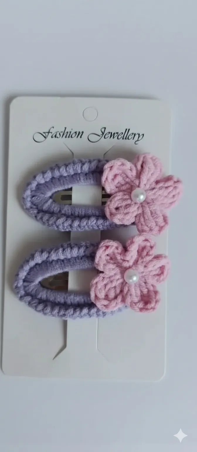 El Örgüsü Çiçekli Tokalı Saç Aksesuarı – Mor ve Pembe Renkli Çiftli Set
