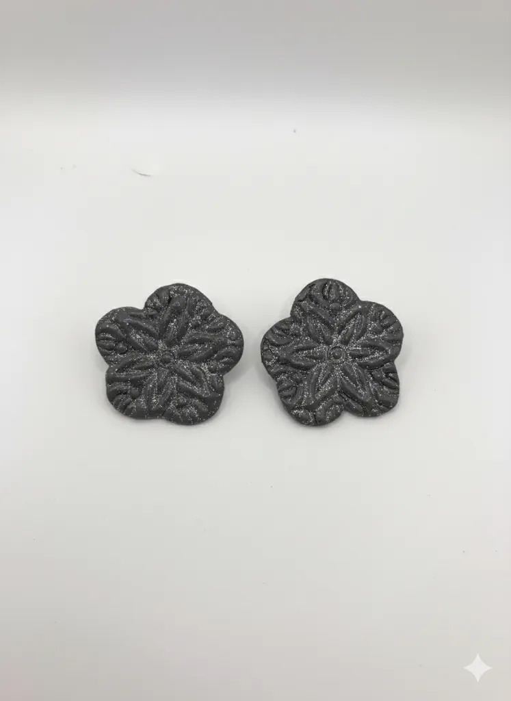 Gri Simli Büyük Boy El Yapımı Küpe