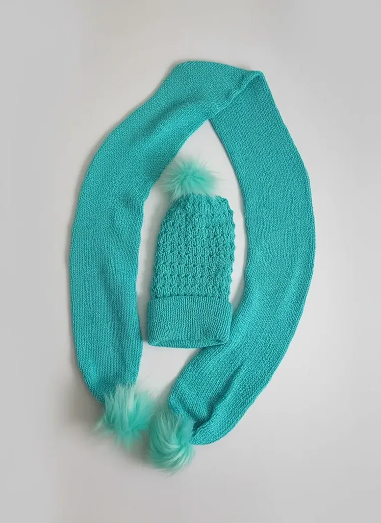 Turkuaz Örgü Atkı Şapka Takımı Ponponlu Kışlık Bere Kombin