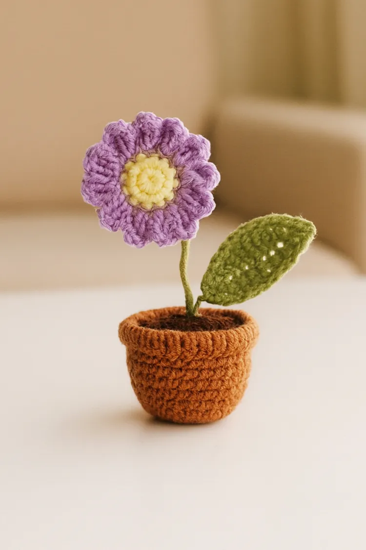 Saksıda Mor Papatya Çiçek Dekoratif Amigurumi Obje