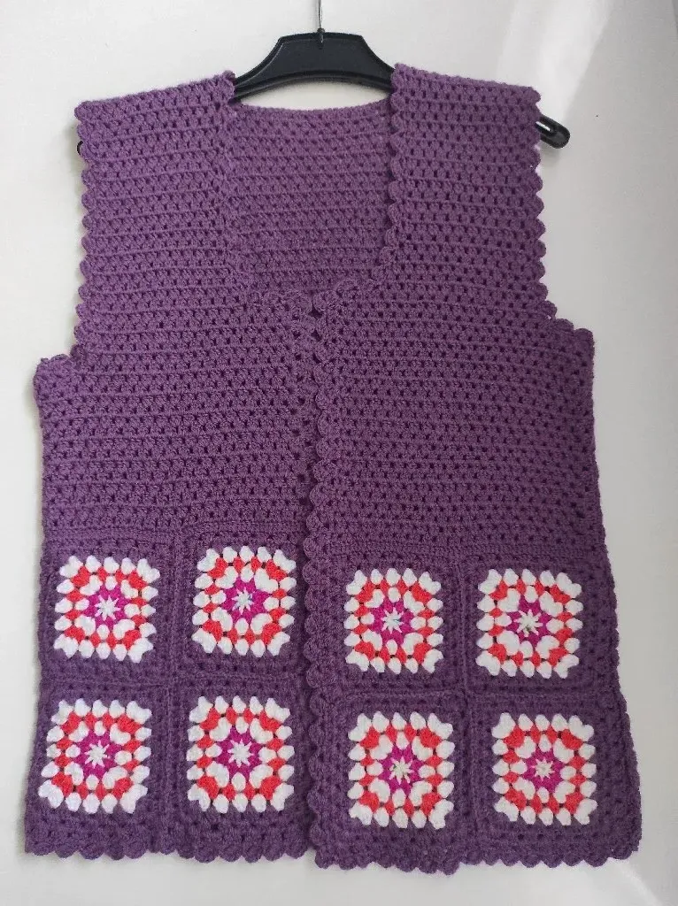 Mor Motifli Örgü Kadın Yeleği - El Emeği Tasarım