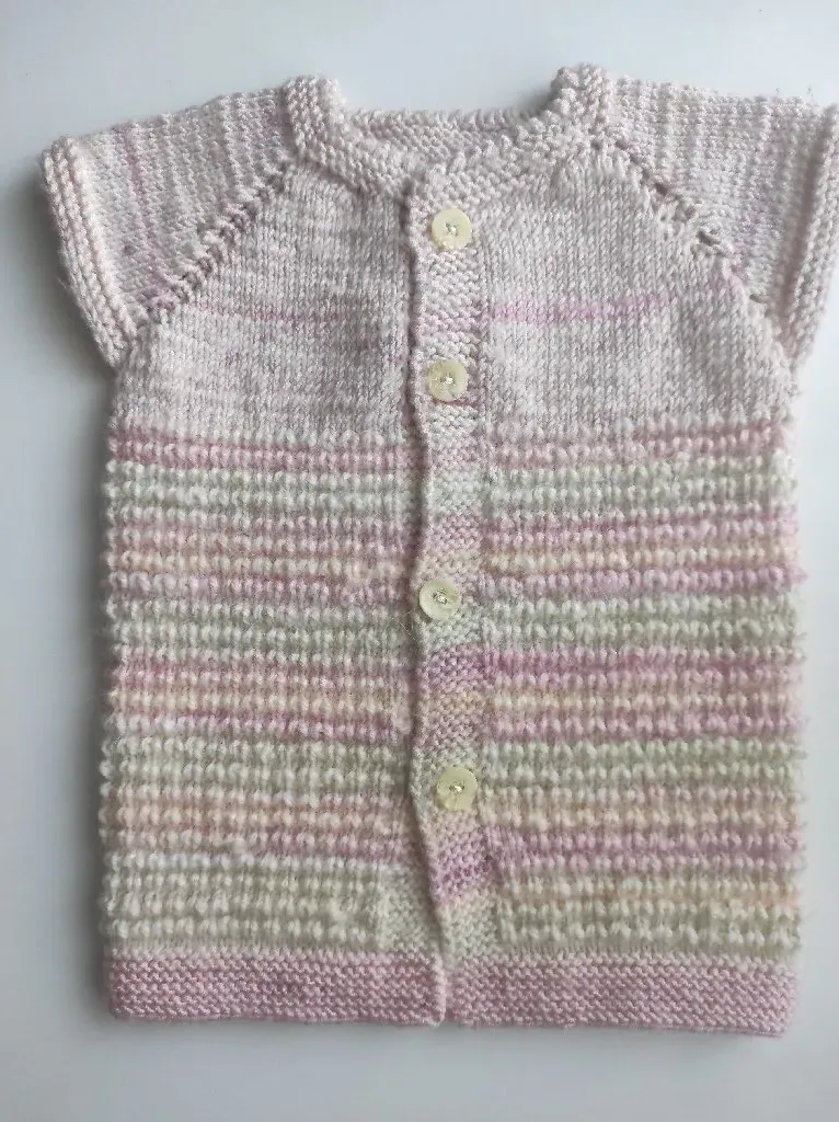 Pembe Tonlarda Örgü Bebek Yeleği - Çift Şiş El Emeği