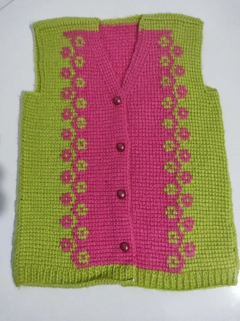 Pembe ve Yeşil Renkli Tunus İşi Örgü Bebek Yeleği - El Emeği