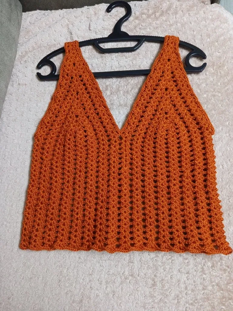 Tarçın Rengi V Yaka Örgü Crop Top Büstiyer - El Örgüsü