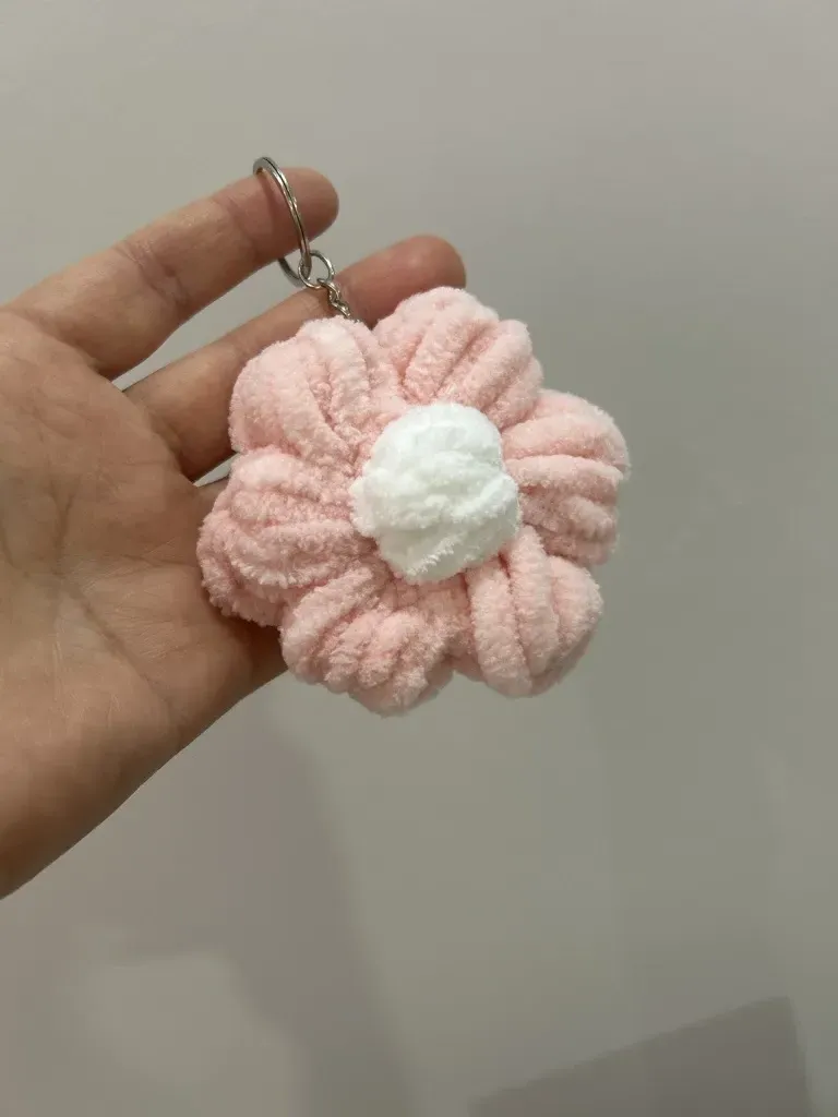 El Yapımı Pelüş Çiçek Anahtarlık – Pembe