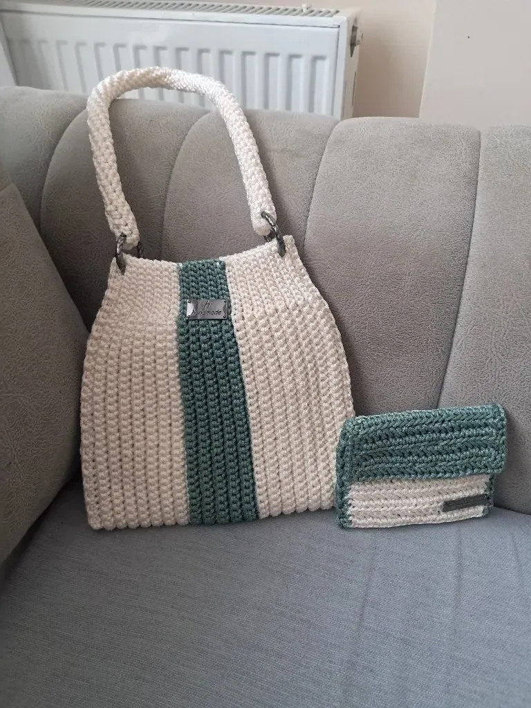 Beyaz ve Yeşil Detaylı Örgü Bohem Kadın Çanta ve Kartlık Seti