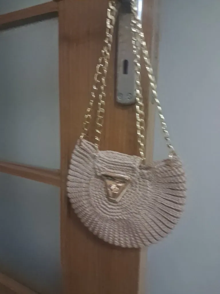 Kahverengi Örgü Midye Çanta - Zincir Detaylı ve El Emeği