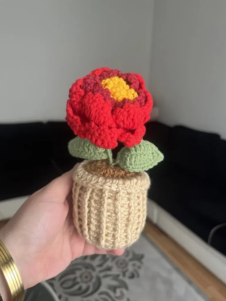 Örgü Kırmızı Şakayık Çiçek Saksı - Amigurumi El Emeği Dekoratif
