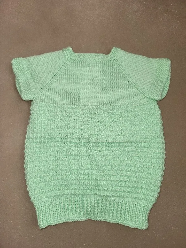 Mint Yeşili Örgü Bebek Yeleği - 0-1 Yaş, Çiçek Detaylı, El Örmesi